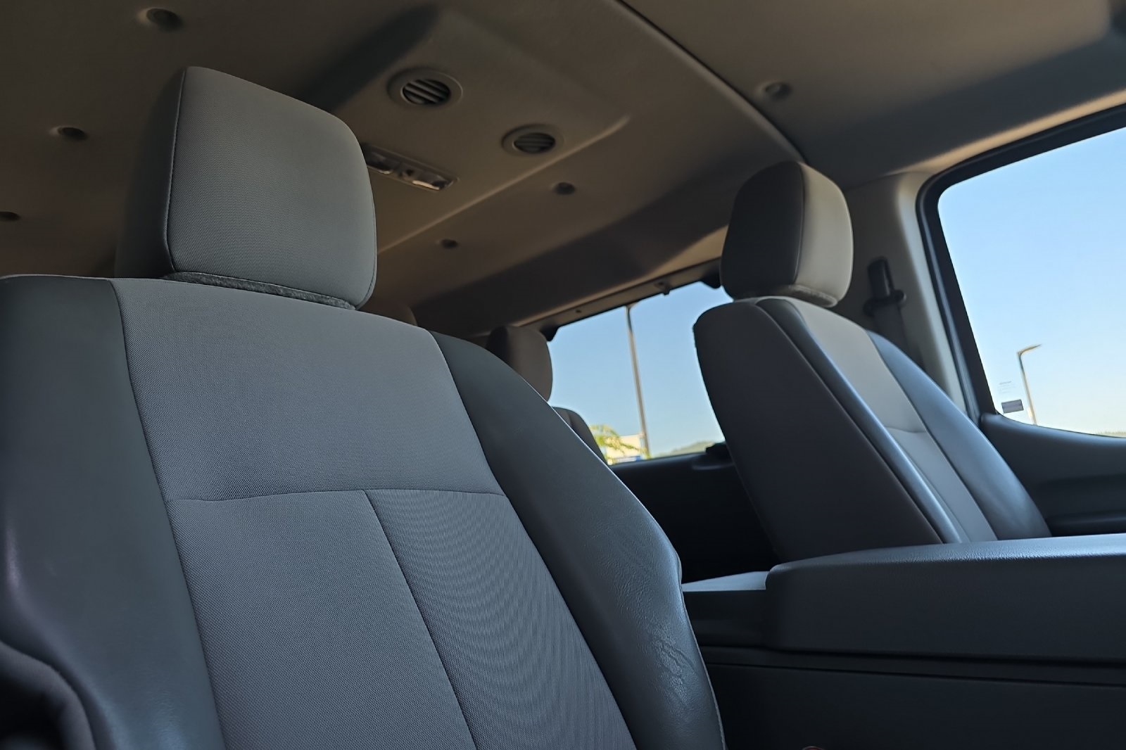 2020 Nissan NV3500 photo 8