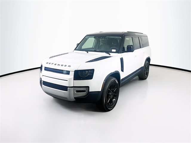 2025 Land Rover Defender S's photo