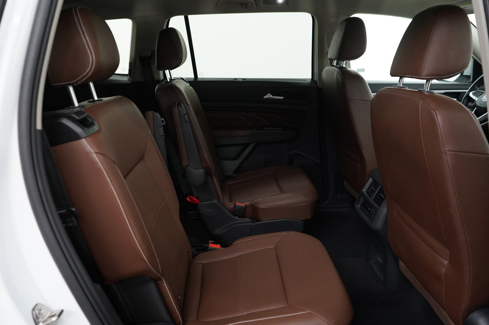 2021 Volkswagen Atlas SE Technology R-Line photo 11