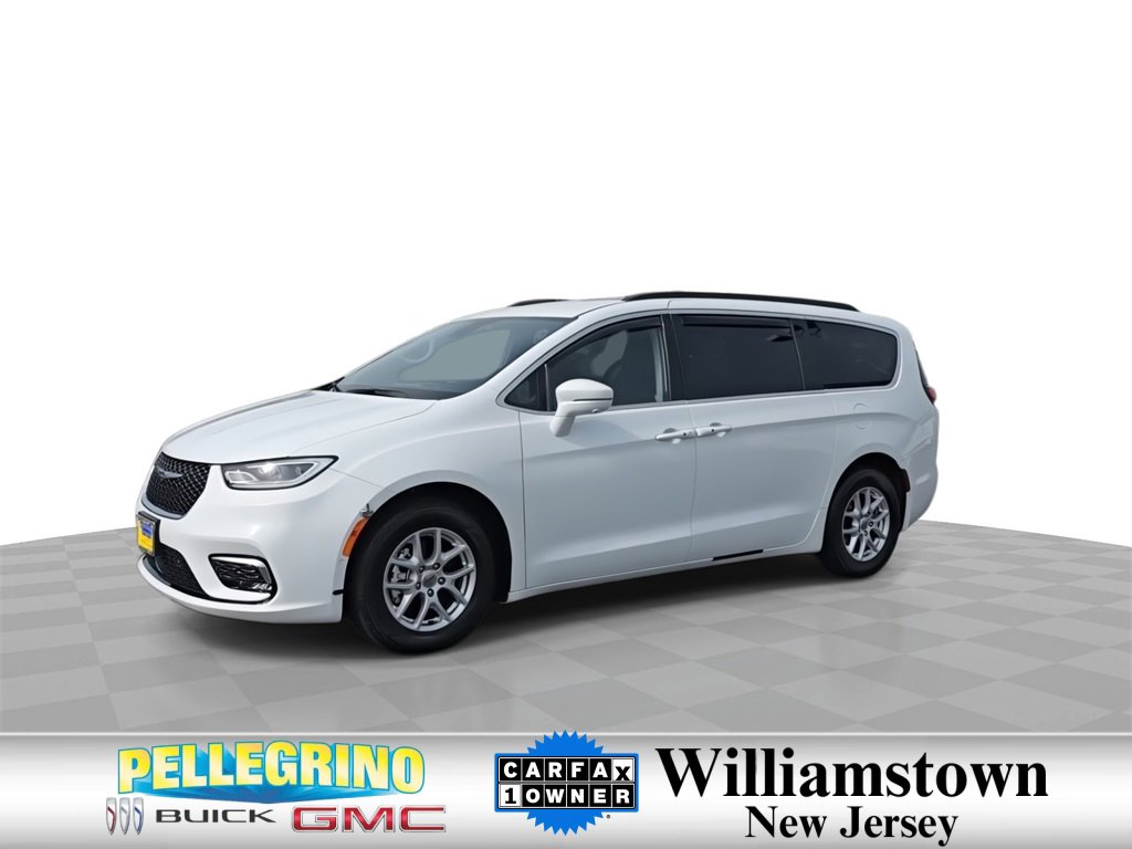 2022 Chrysler Pacifica Touring L photo 3