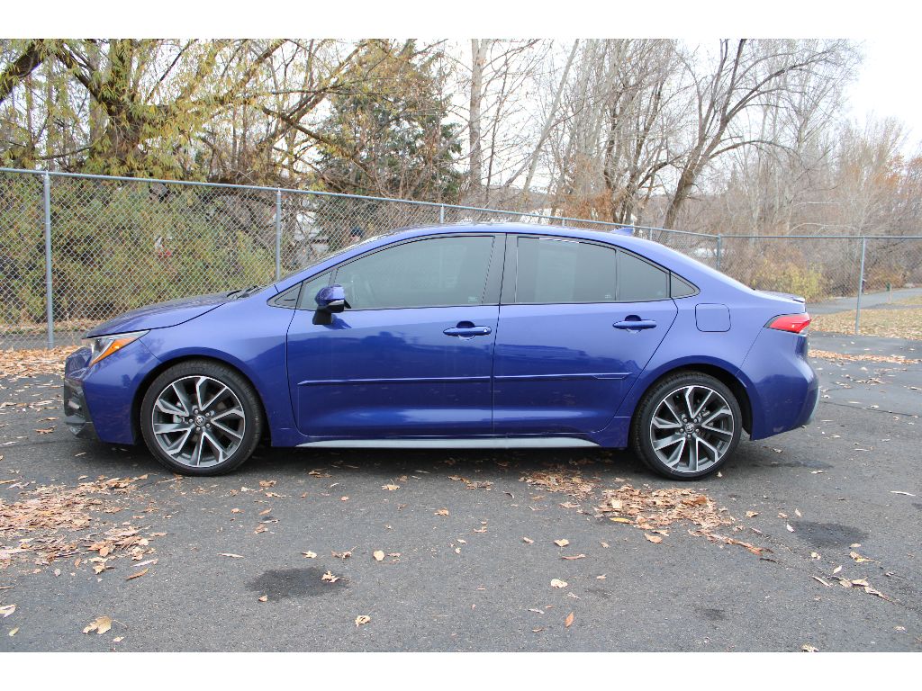 2020 Toyota Corolla SE photo 3