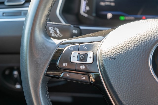 2020 Volkswagen Tiguan SEL photo 14
