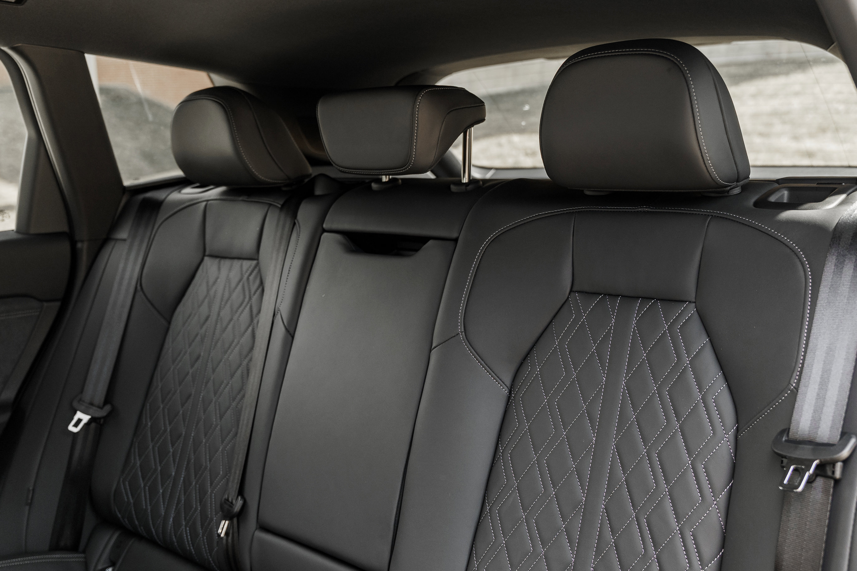 2025 Audi SQ6 photo 24