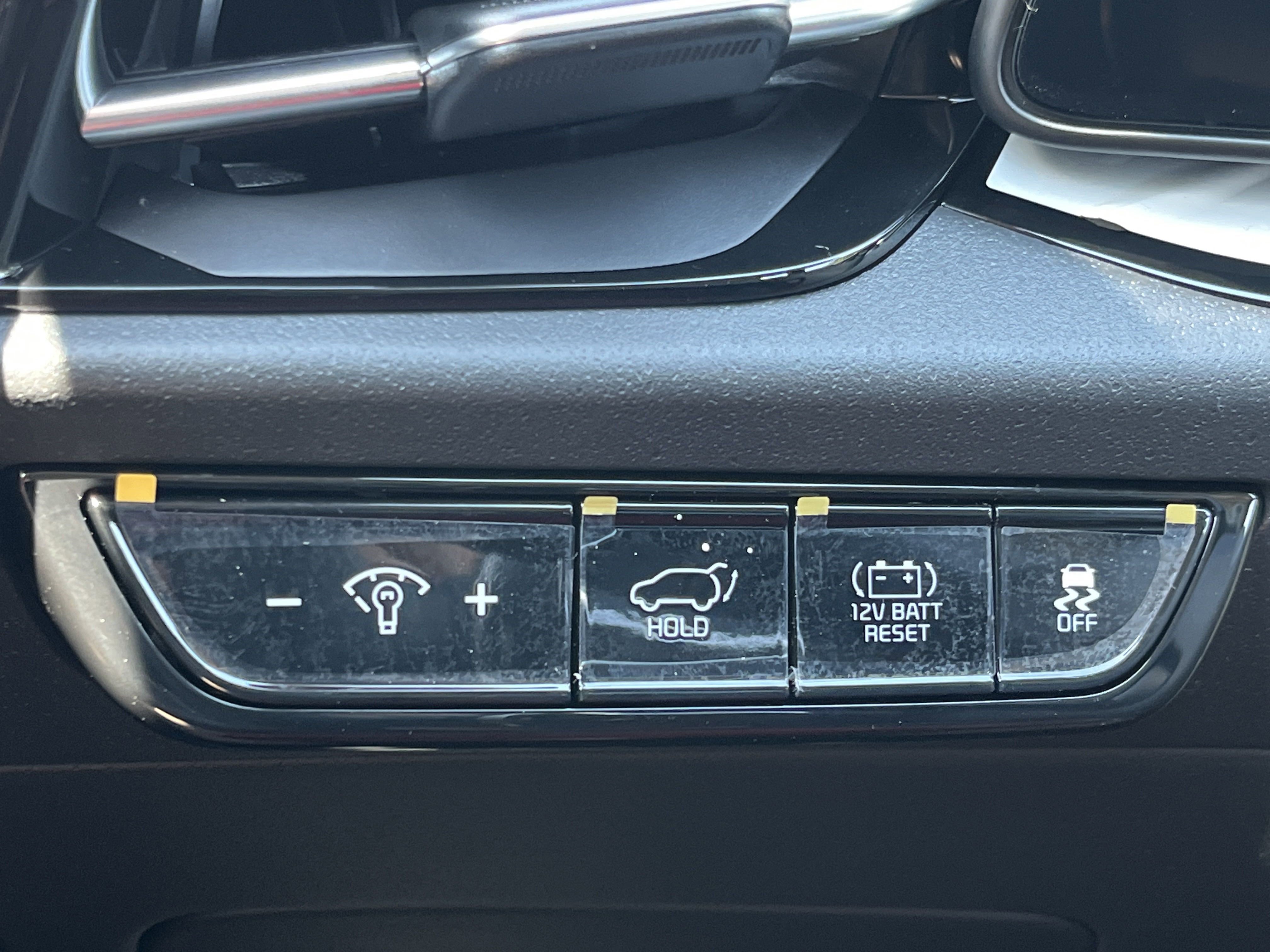 2025 Kia Niro SX Touring photo 12