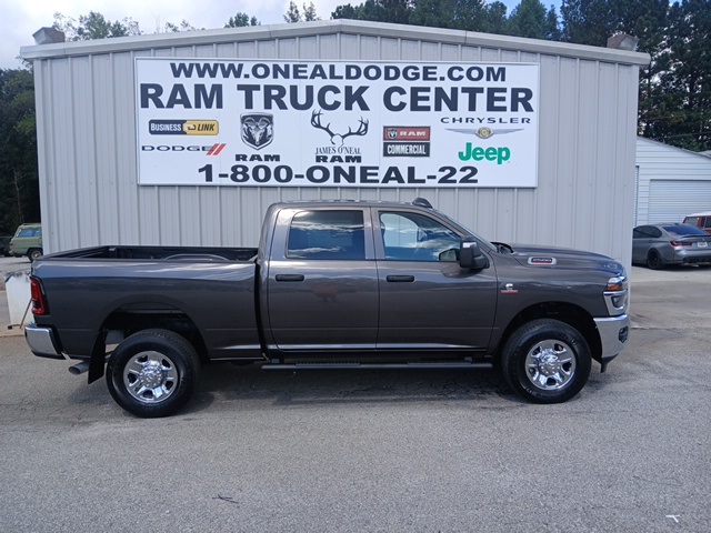 2026 Ram 2500 Tradesman photo 2