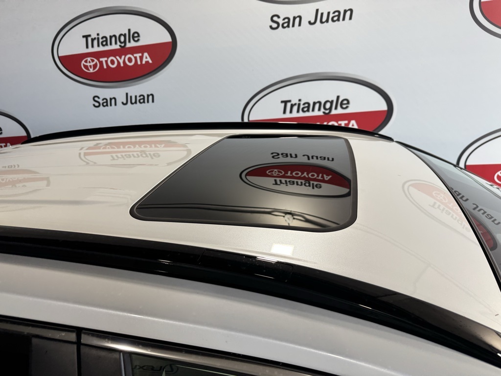 2025 Toyota RAV4 XLE Premium photo 11