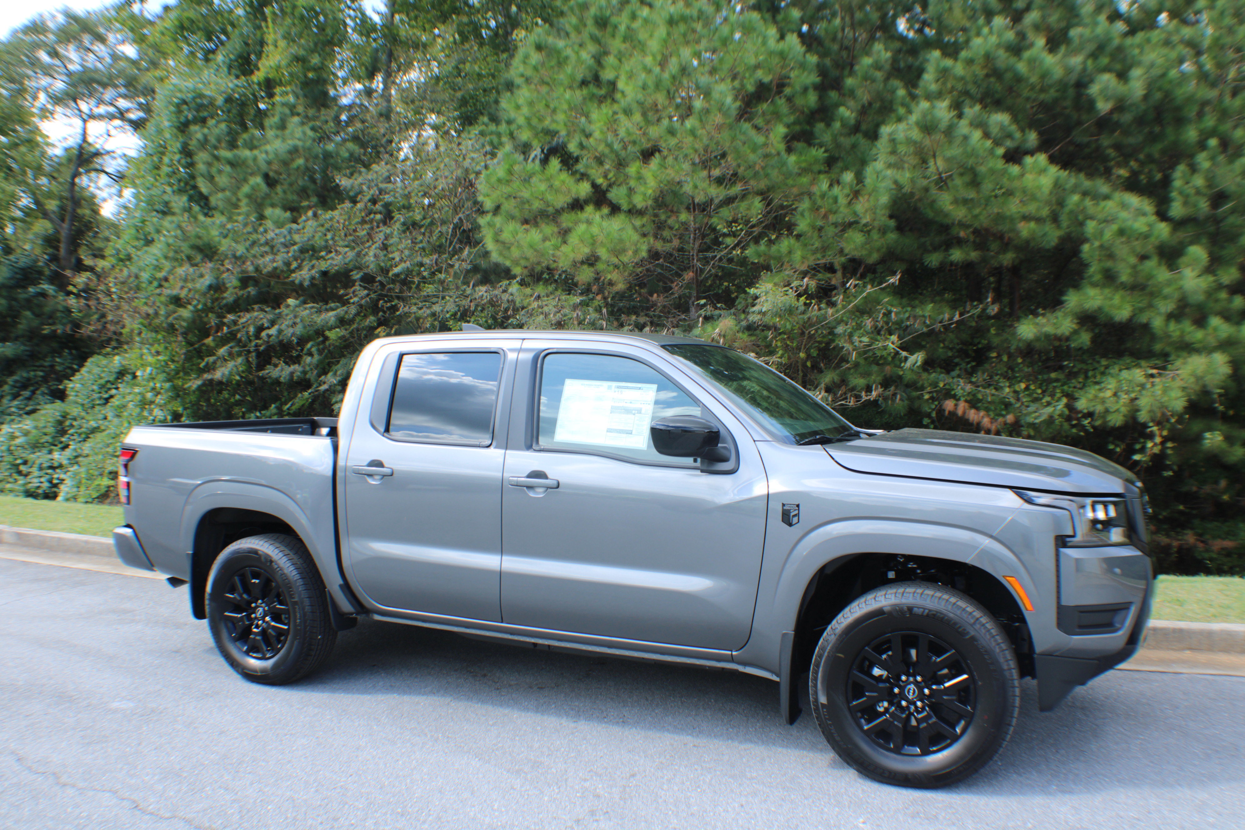 2026 Nissan Frontier SV's photo