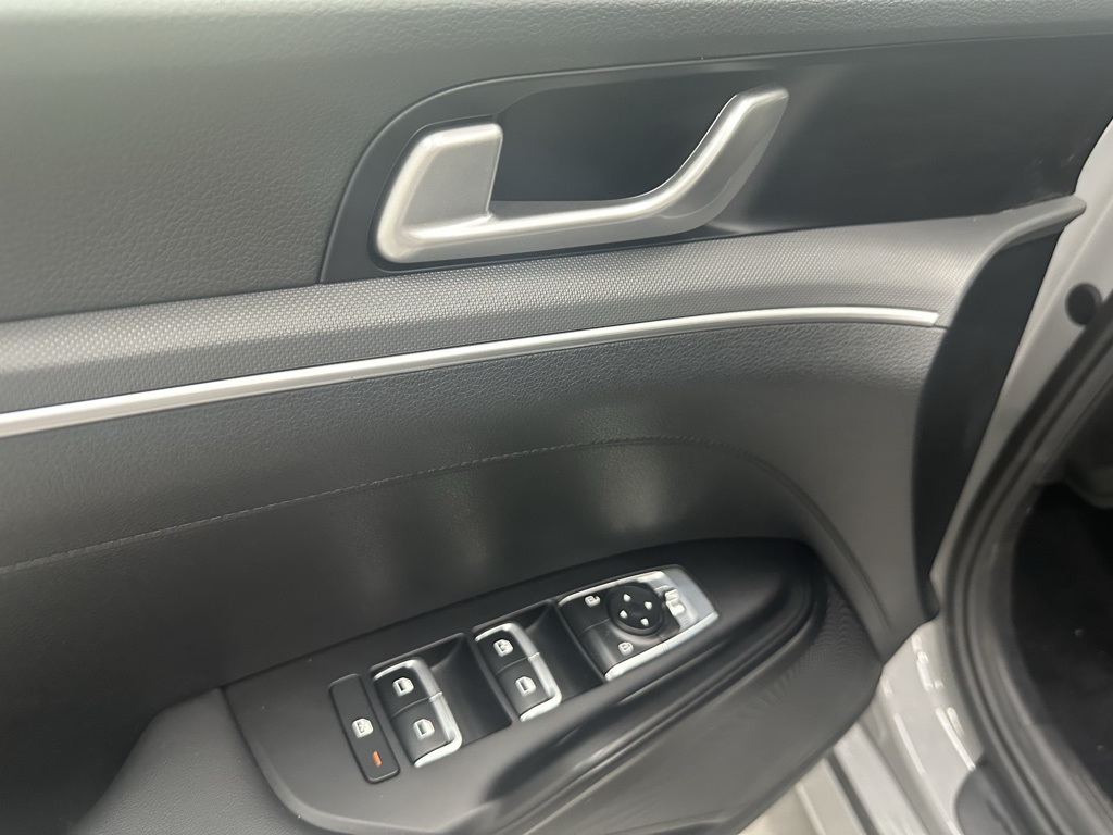 2024 Kia K5 GT-Line photo 11