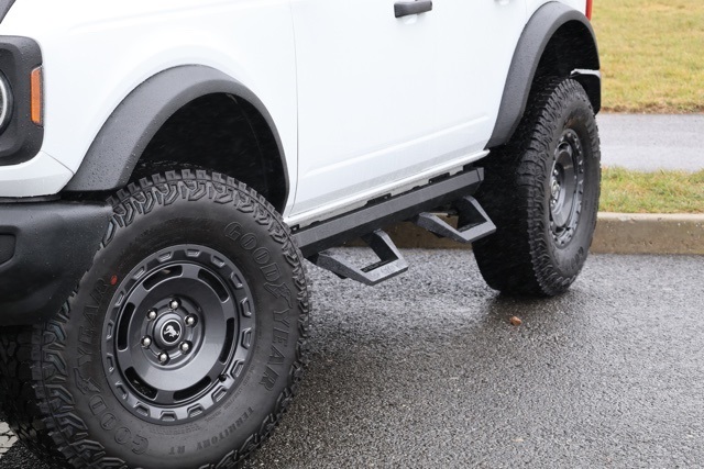 2022 Ford Bronco Base Big Bend Black Diamond Outer Banks photo 3