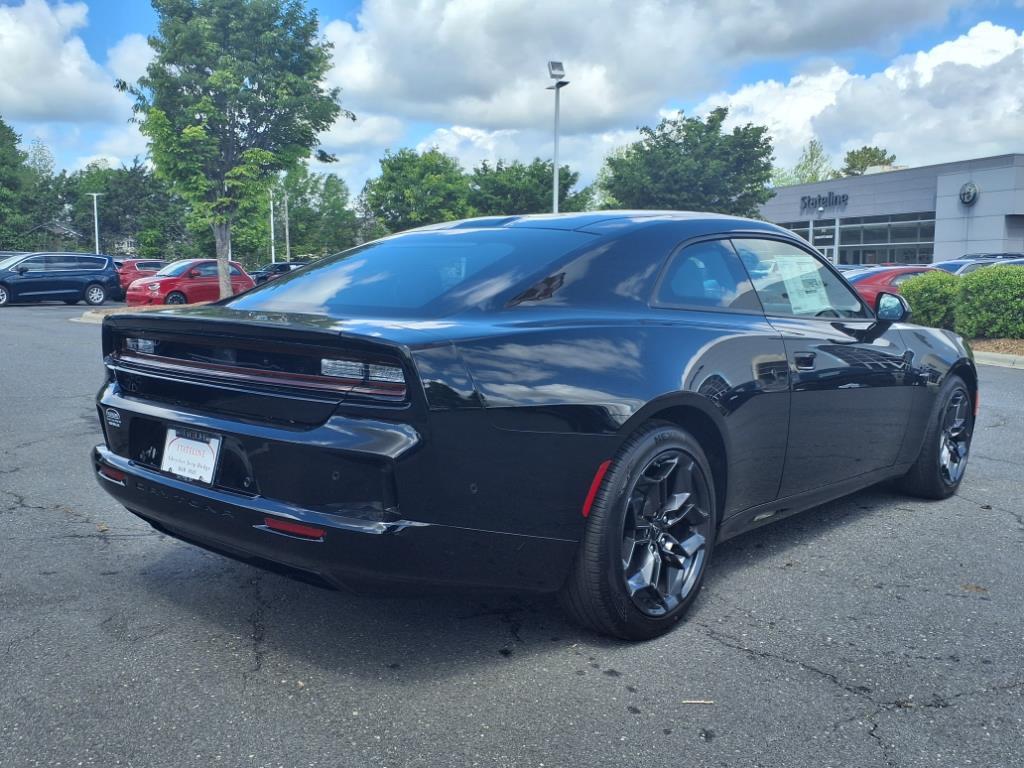 2025 Dodge Charger R/T photo 18