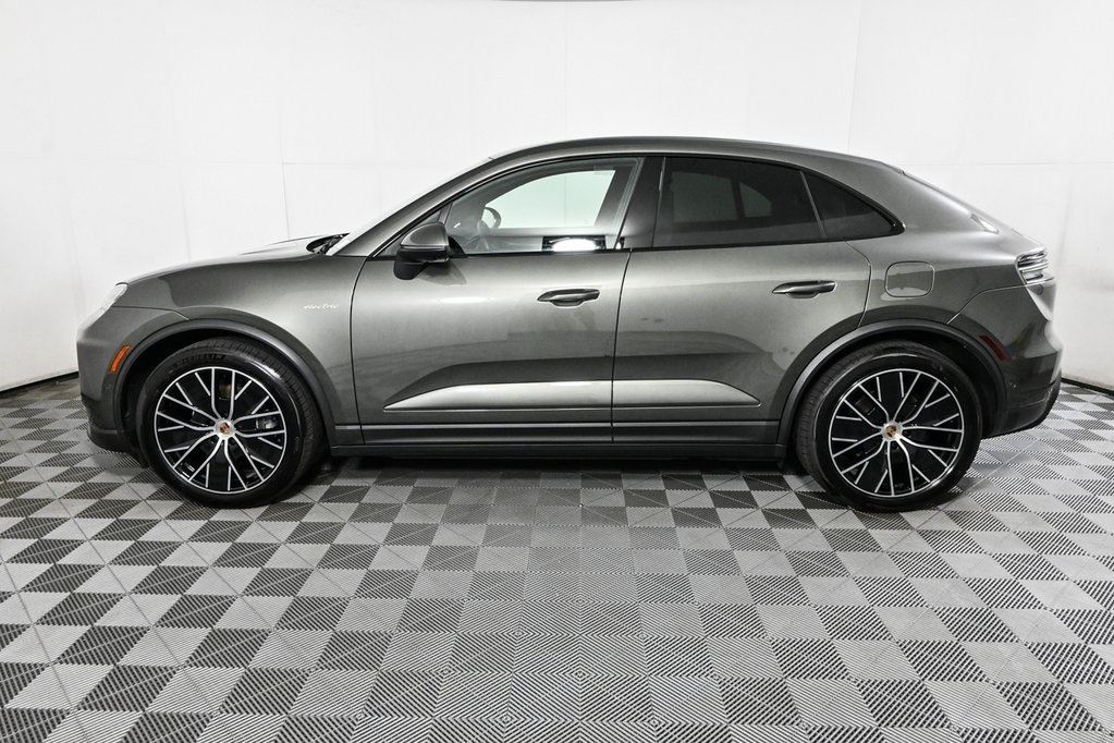 2025 Porsche Macan Electric 4 photo 2