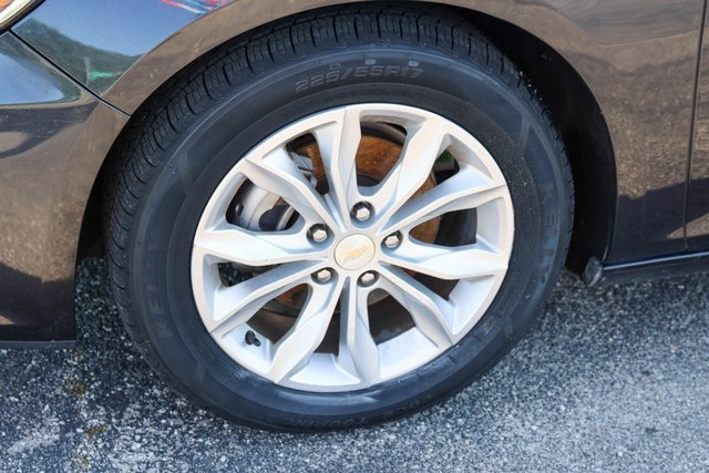 Used 2023 Dark Ash Metallic Chevrolet LT image 7