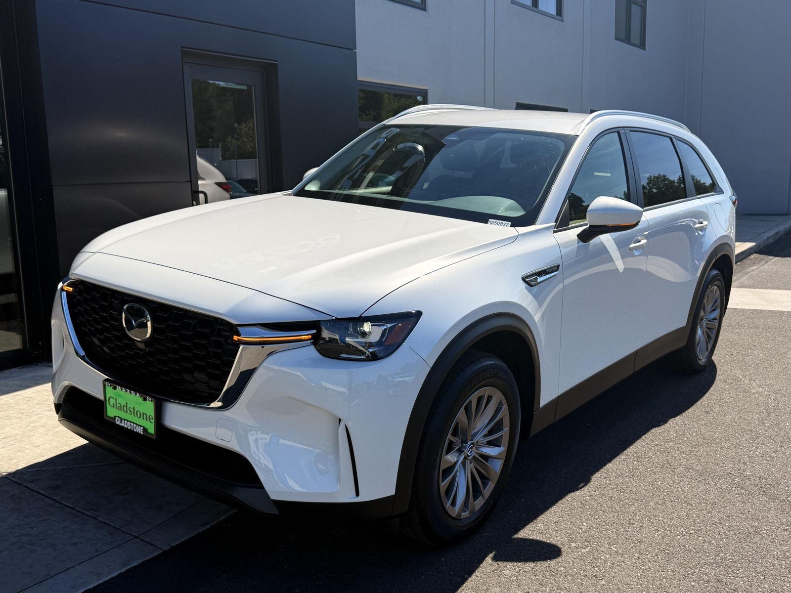 2025 Mazda CX-90 Select Package's photo