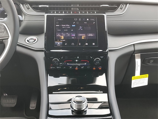 2025 Jeep Grand Cherokee Laredo Altitude photo 12
