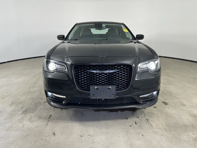 2023 Chrysler 300 Touring L photo 12