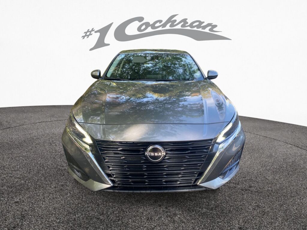2023 Nissan Altima 2.5 SV photo 2