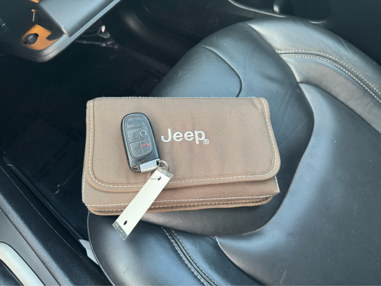 2017 Jeep Cherokee High Altitude photo 28