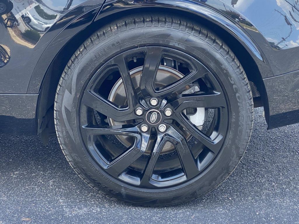 2023 Land Rover Discovery S R-Dynamic photo 6