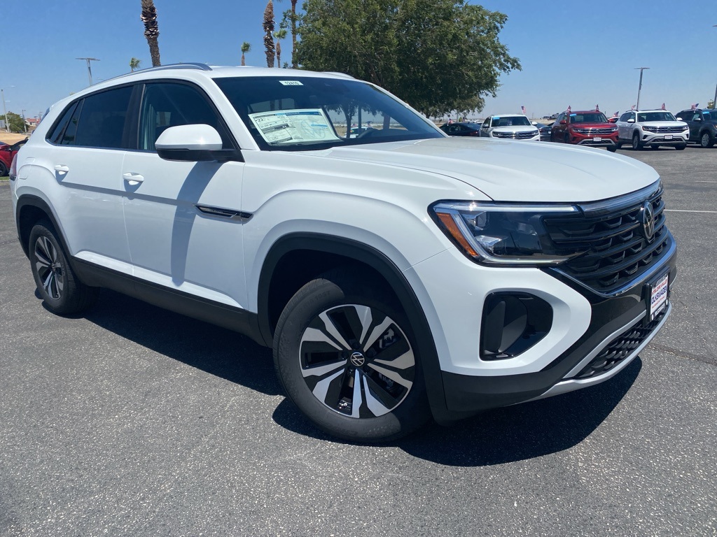 2025 Volkswagen Atlas Cross Sport SE's photo
