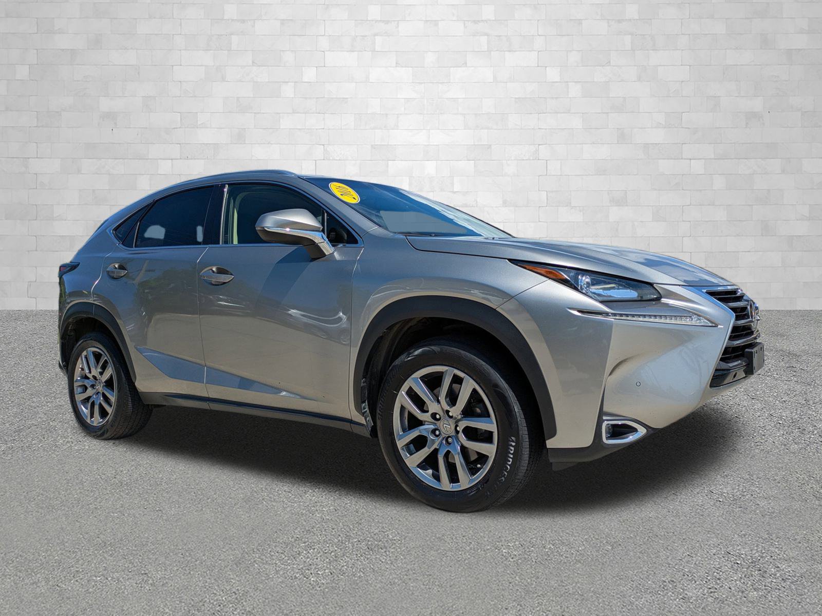 2016 Lexus NX 200t's photo