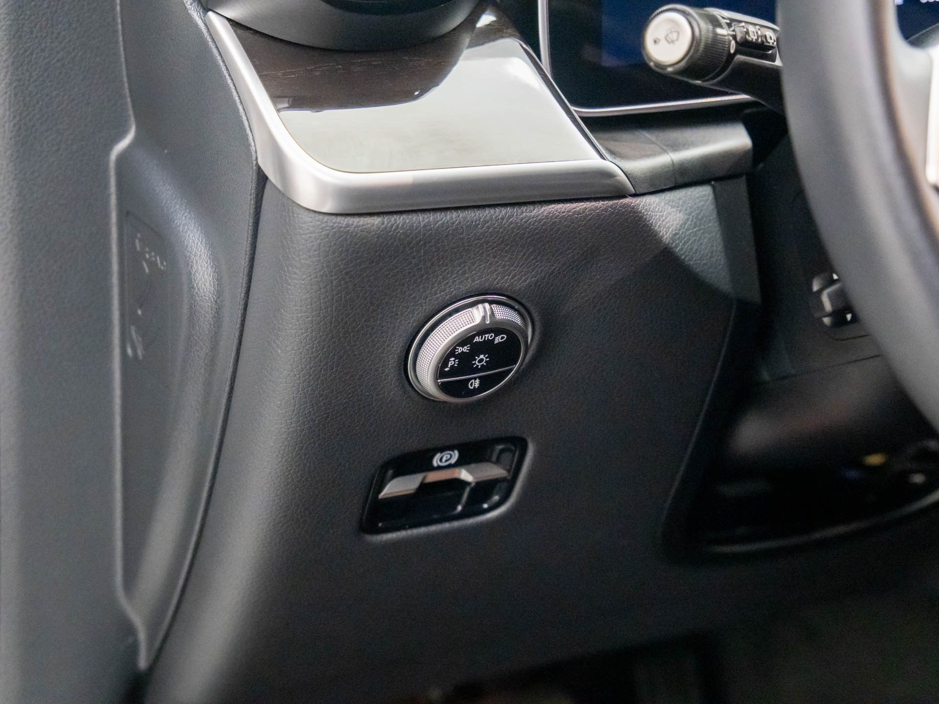 2025 Mercedes Benz GLC 300 4MATIC photo 17