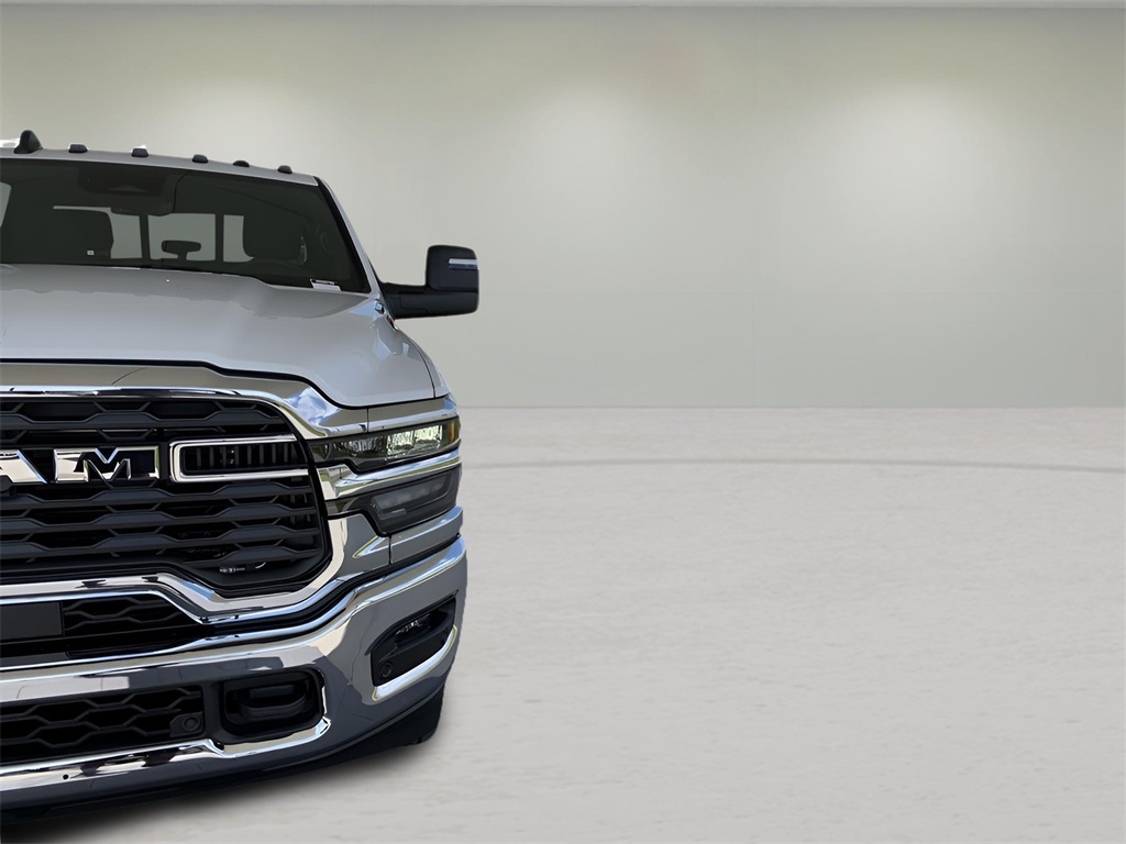2025 Ram 2500 Tradesman photo 3