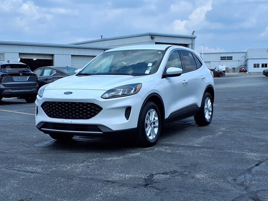 Used 2020 Ford Escape SE with VIN 1FMCU9G68LUC09334 for sale in Kansas City
