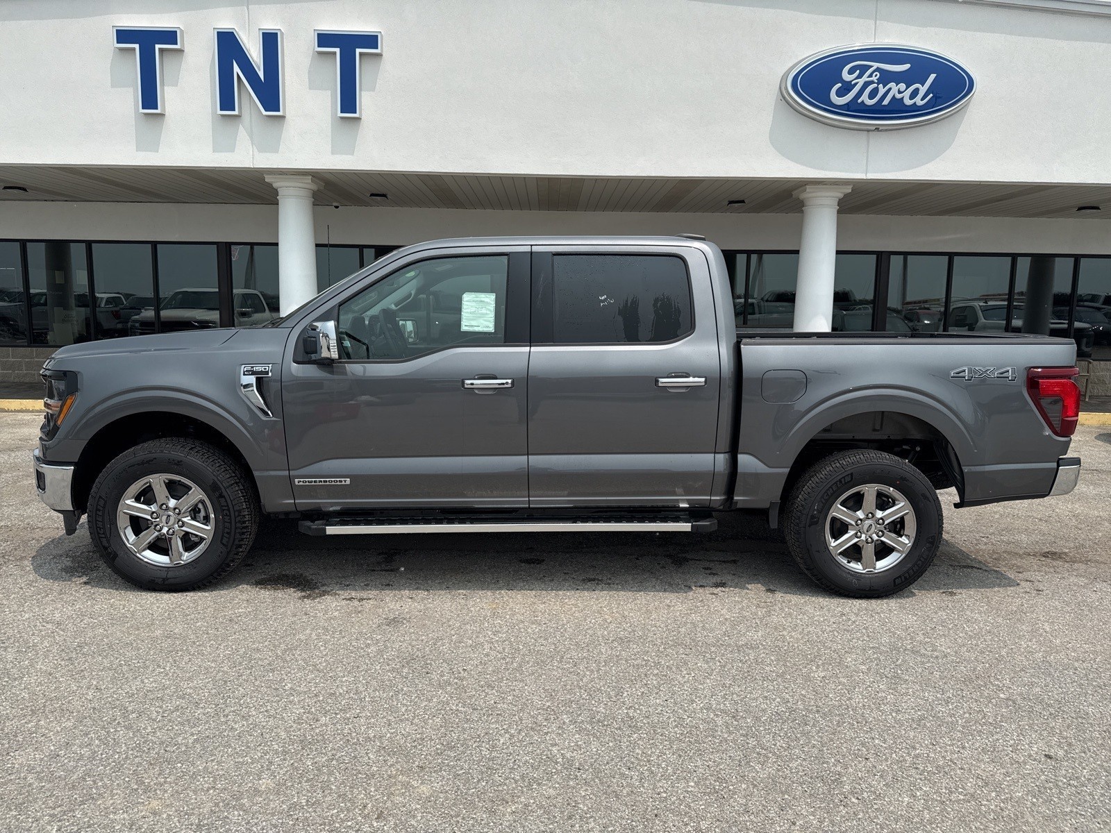 2025 Ford F-150 XLT photo 10