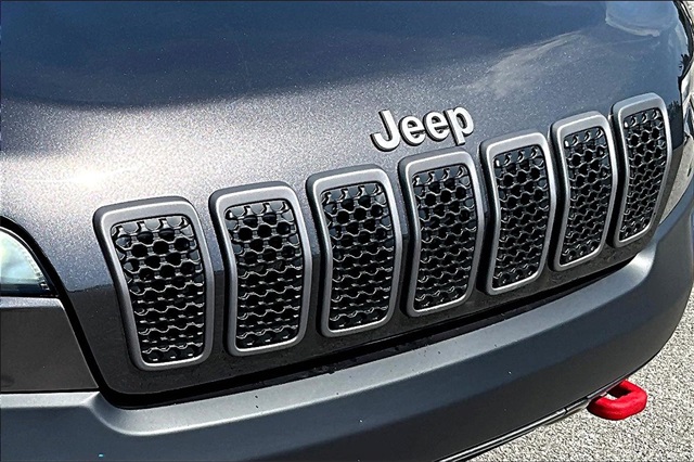 2019 Jeep Cherokee Trailhawk photo 26
