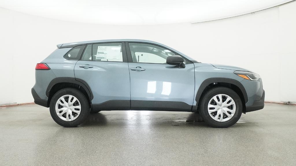 2025 Toyota Corolla Cross L photo 26