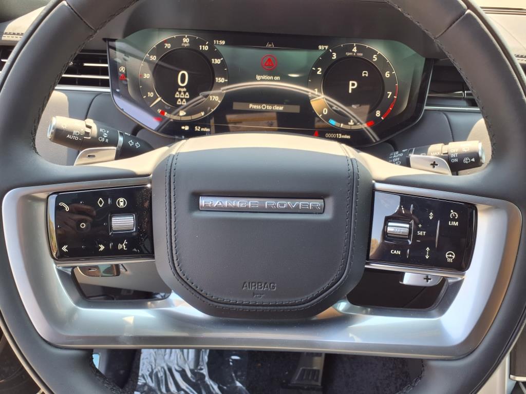 2025 Land Rover Range Rover SE photo 11