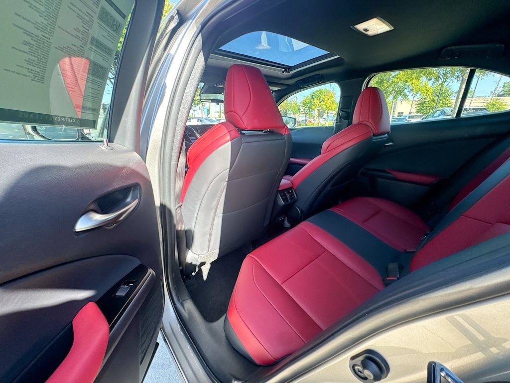2022 Lexus UX 200 F SPORT photo 31