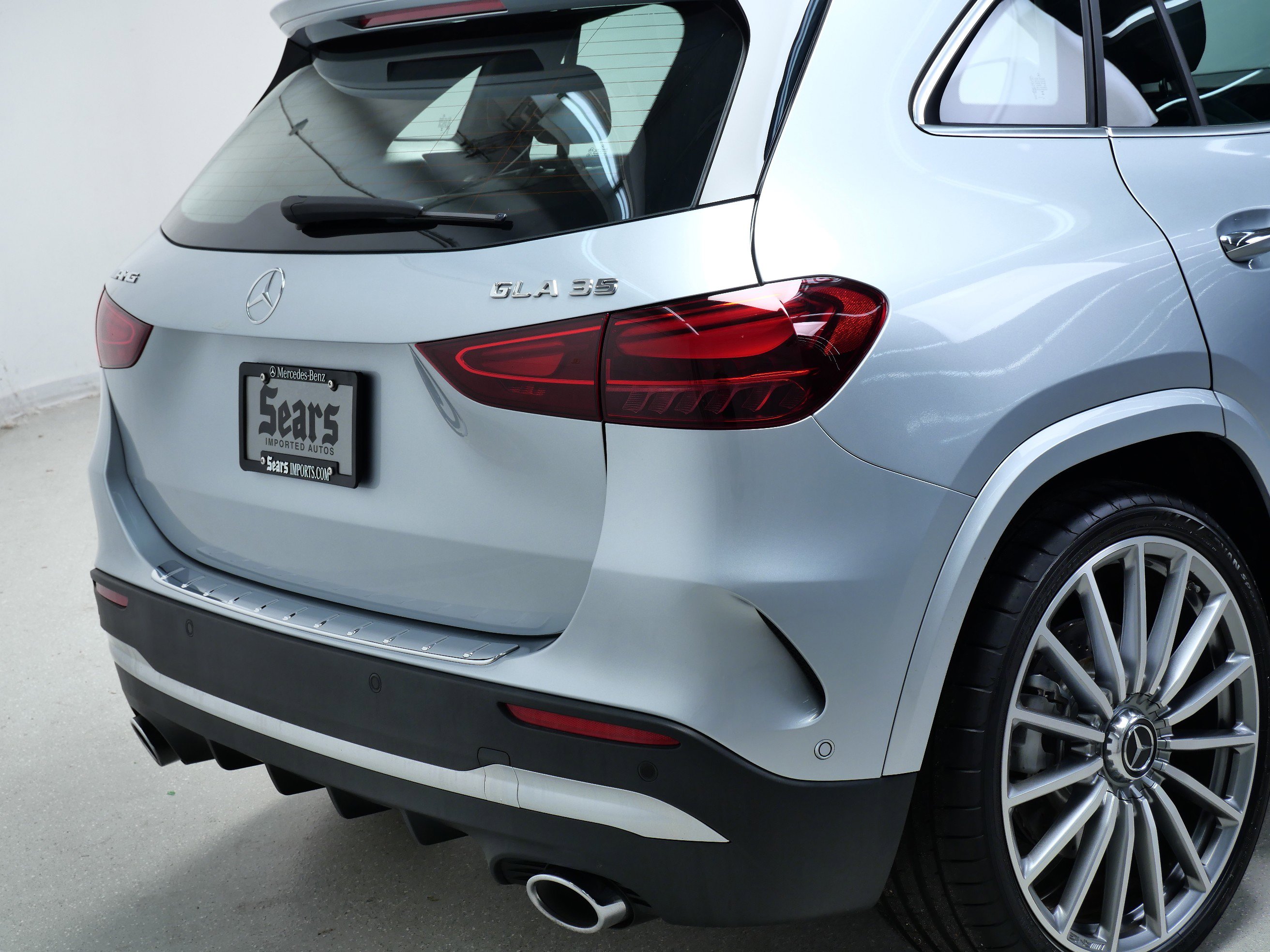 2024 Mercedes Benz GLA AMG 35 photo 4