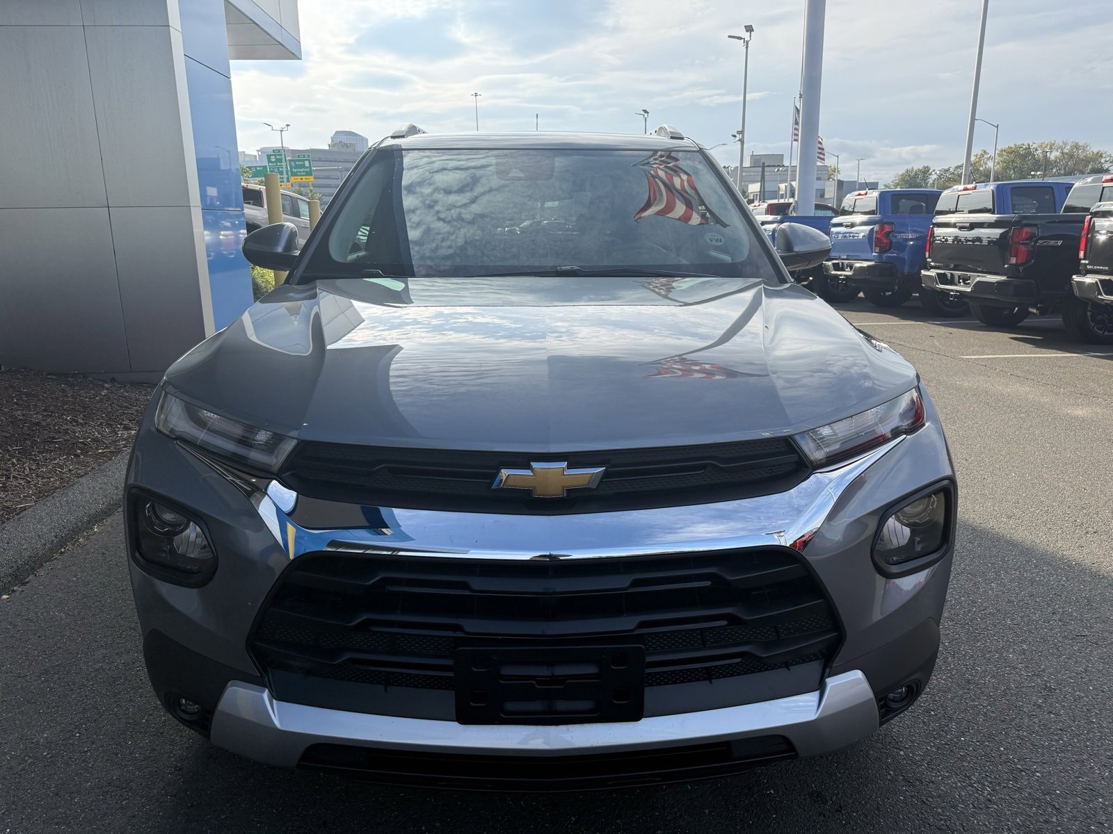 2023 Chevrolet Trailblazer LT photo 3