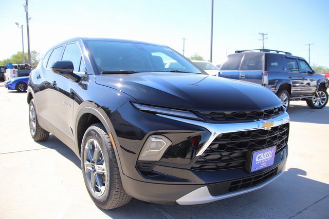 2025 Chevrolet Blazer 2LT photo 2