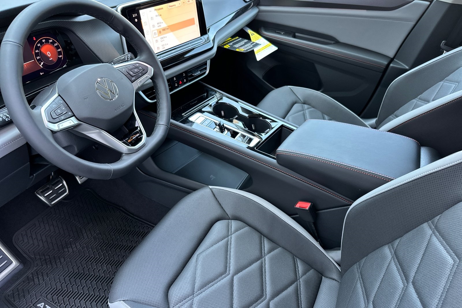 2025 Volkswagen Atlas Peak Edition SE photo 8