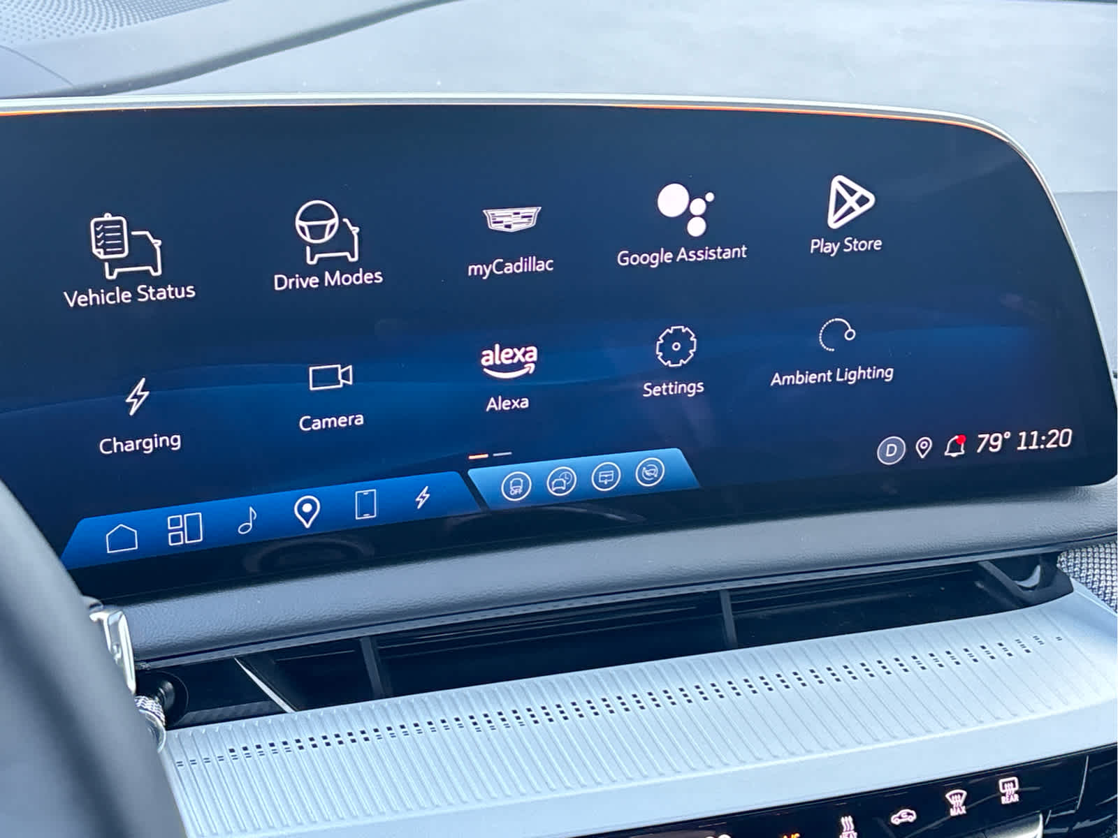 2025 Cadillac Optiq Luxury photo 19