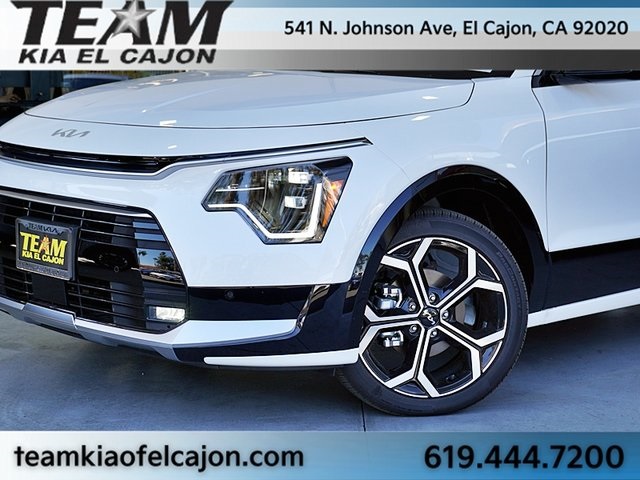 2025 Kia Niro SX Touring photo 2