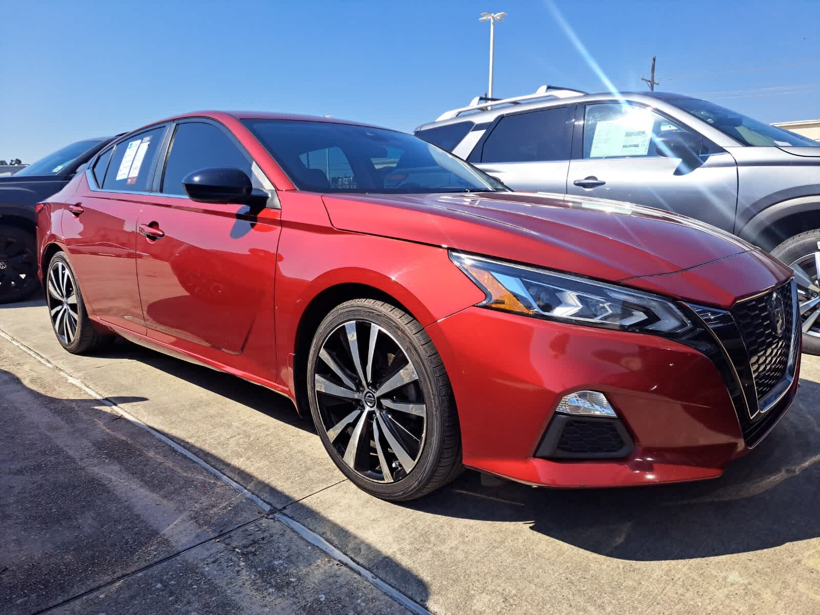 2020 Nissan Altima 2.5 SR photo 2