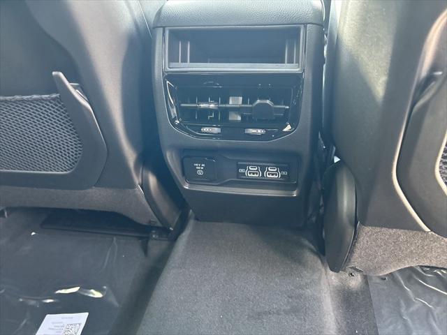 2025 Jeep Grand Cherokee Laredo X photo 22