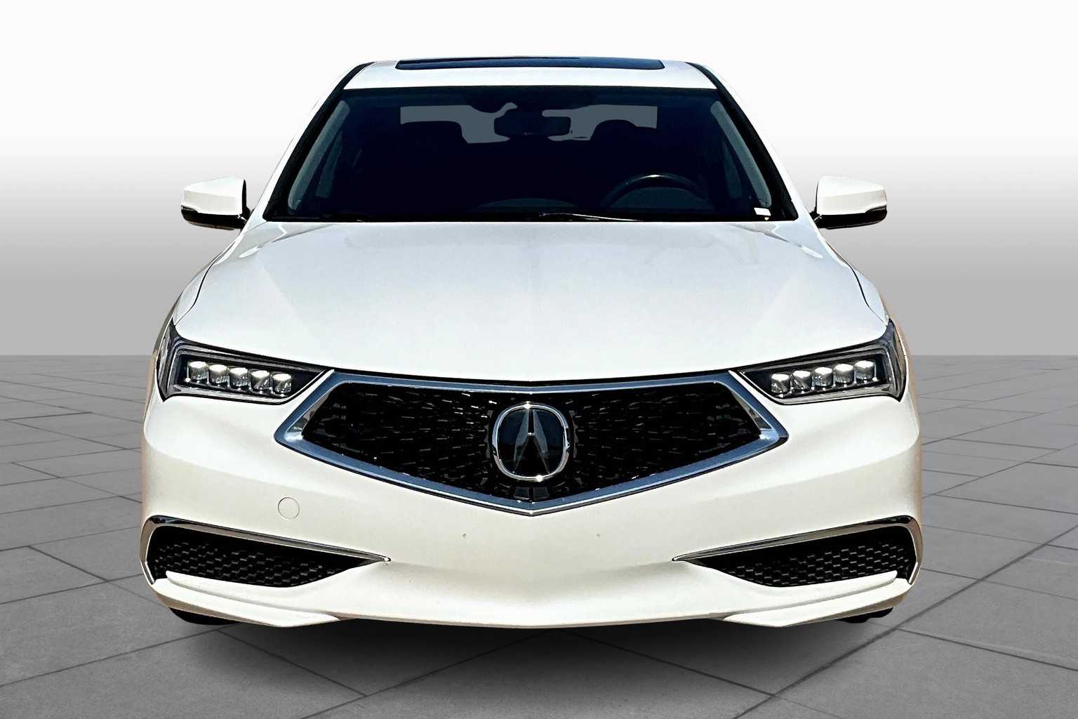 2018 Acura TLX photo 2