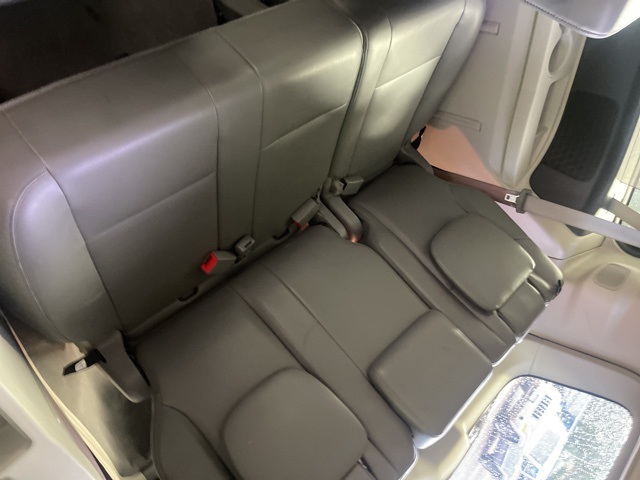2011 Volkswagen Routan SE photo 23