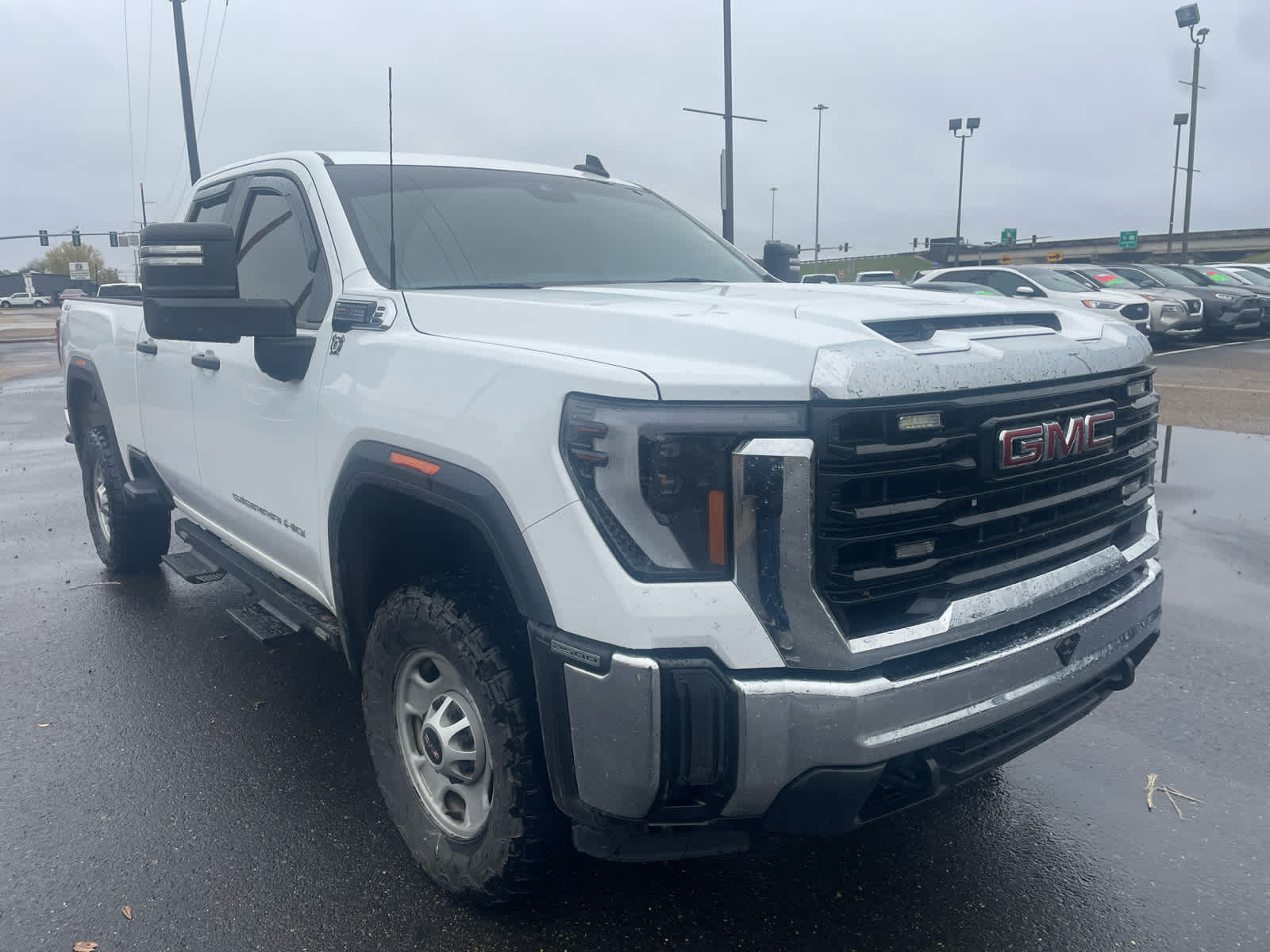 2024 GMC Sierra 2500HD Pro's photo