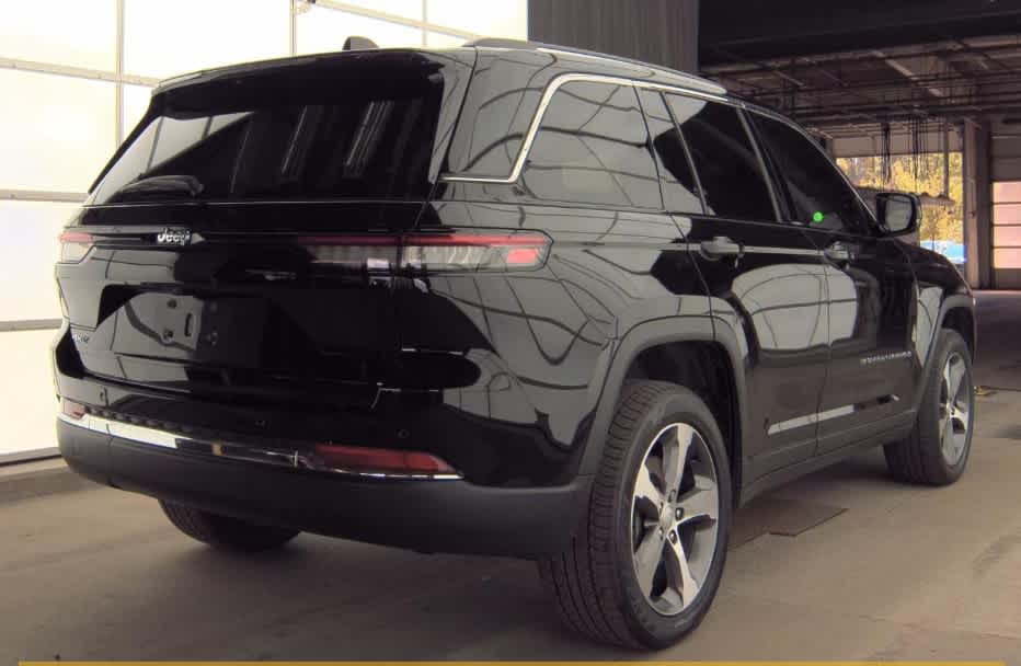 2022 Jeep Cherokee Limited 4xe photo 4