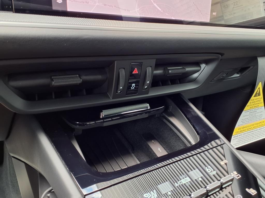 2025 Porsche Cayenne E-Hybrid photo 10