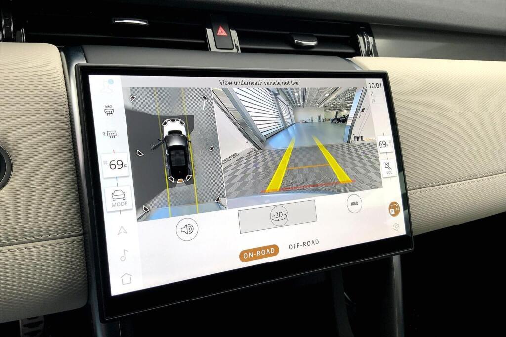 2025 Land Rover Discovery Sport Dynamic SE photo 18