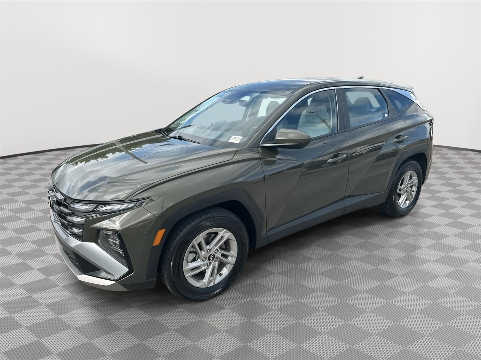 2025 Hyundai Tucson SE's photo