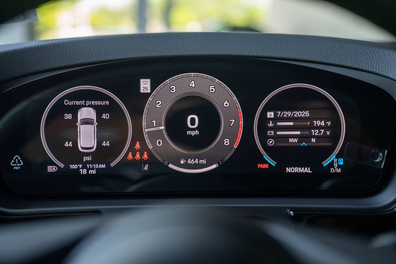 2025 Porsche Cayenne photo 16
