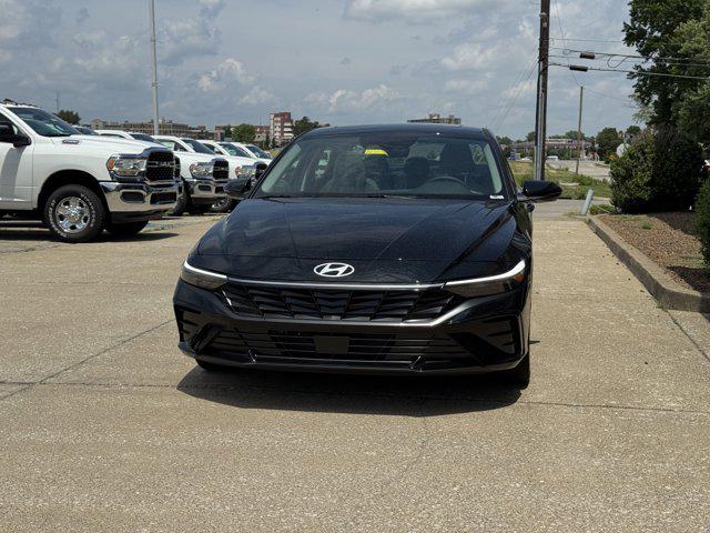 2025 Hyundai Elantra Hybrid Limited photo 13