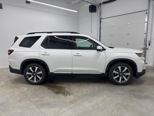2025 Honda Pilot Elite photo 3